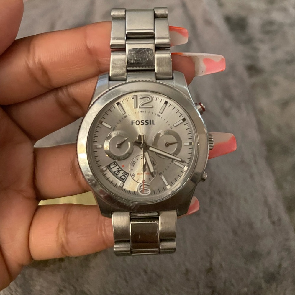 Fossil Watch - Picture 3 of 5